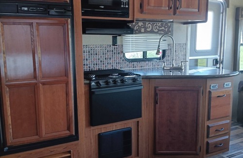 Black Canyon City House | Cozy RV in Amazing Black Canyon City with AC