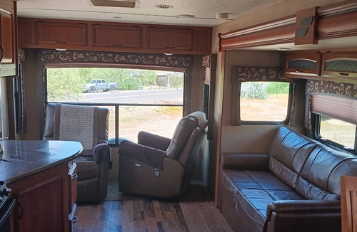 Black Canyon City House | Cozy RV in Amazing Black Canyon City with AC