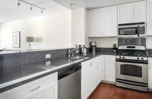Santa Clara Apartment | Cozy Santa Clara 1BR w/Parking, Gym, walk to Groceries, by Blueground