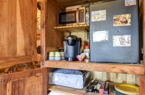 Prescott Cabin | Cozy & Serene Cabin Escape with Mountain Forest Views