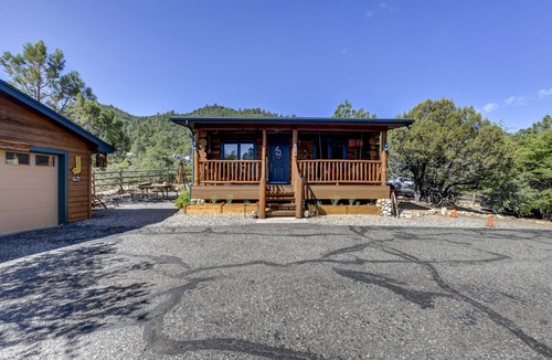 Prescott Cabin | Cozy & Serene Cabin Escape with Mountain Forest Views
