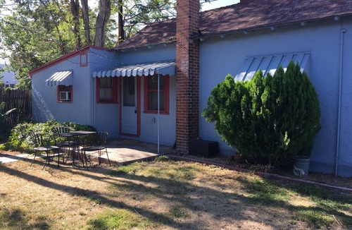 Northeast Reno Cottage | Cozy Small Cottage Downtown - Walk to University of Nevada Reno
