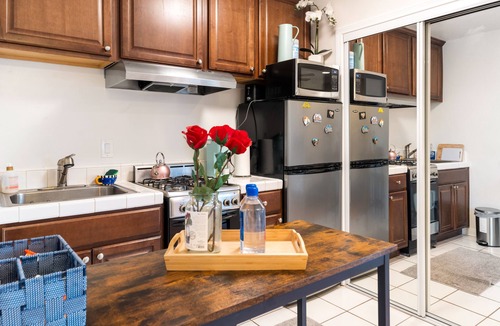 Washington Culver Apartment | Cozy Studio - Mins to WeWork, Sony Pics & Venice with Parking