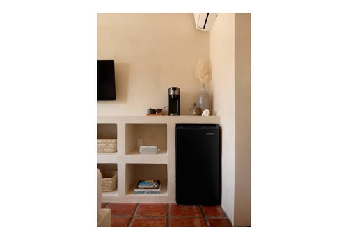 Imperial Beach Hotel | Cozy Studio - Walk to Beach + Free Parking