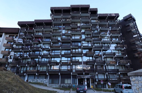 Le Lavachet Apartment | Cozy studio with balcony near slopes, WiFi included