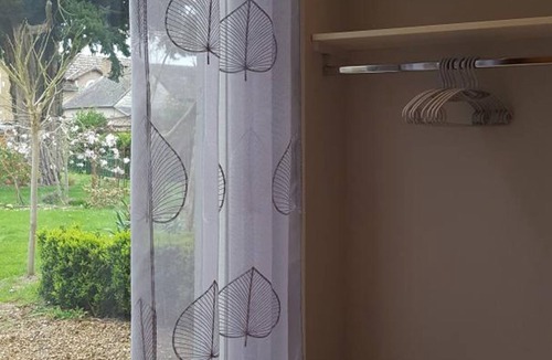 Pontlevoy Apartment | Cozy studio with shared garden and parking, ideal for couples facing Pontlevoy Abbey
