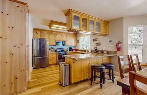 Kingswood Estates House | Cozy Tahoe Vista home with fireplace, furnished deck, & forest view