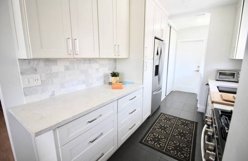 North Hollywood House | Cozy Two Bedroom Home