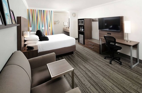 Temecula Hotel | Cozy Wine Country Getaway | Quiet Neighborhood | 3 Units