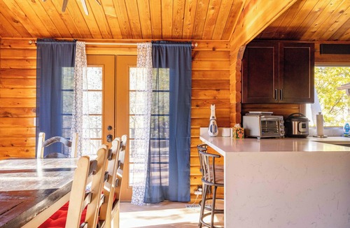 Prescott Cabin | CozyCreekCabin-Treehouse-Large Deck-Mountain Home