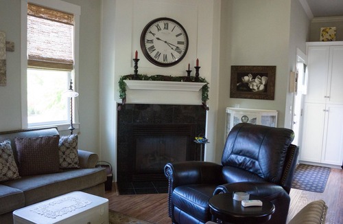 Chico House | Craftsman Style 4 bedroom 3 bath House