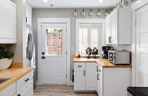 Prescott House | Craftsmen Gem Vacation Rental | 2-BR House on Goodwin St, Prescott | 1 Block Walk to Whiskey Row Sleeps 6