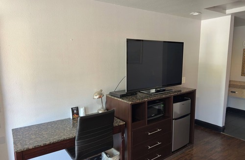Central Sacramento Hotel | Crossroads Inn - Downtown Sacramento
