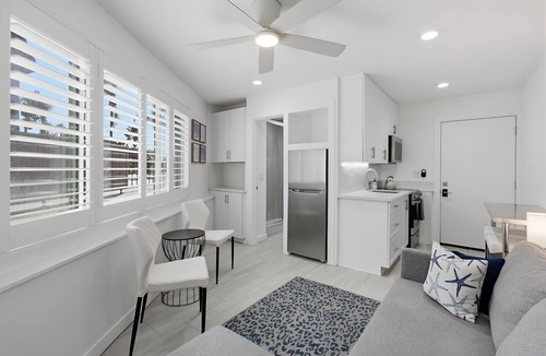 Crown Point Condo | Crown Point Jewel * Steps to Bay * Ground Level