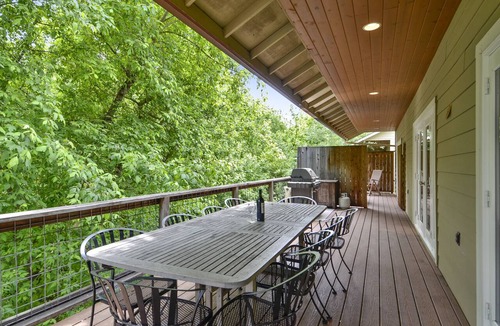 Guerneville House | Culture Blend ~ Great Group Getaway, Hot Tub, River Access, Game Room, BBQ!