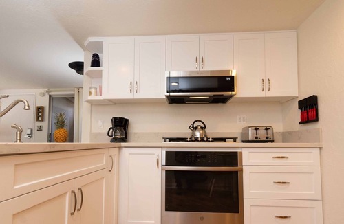 Avalon House | Cute Cottage ; Single Story Detached Home. 3br/2 ba