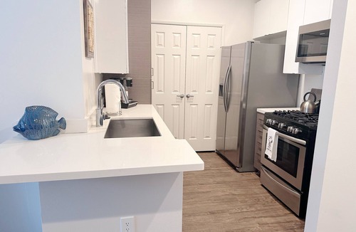 Marina del Rey Apartment | Cute Poolside Unit, 2 Miles from the Beach