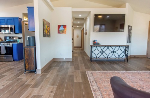 Cornville House | Dark Sky Retreat Near Sedona Hot Tub, Sauna & Mountain Views
