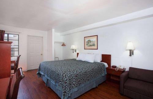 Orange Hotel | Days Inn by Wyndham Orange Anaheim