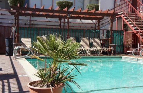 Victorville Hotel | Days Inn by Wyndham Victorville - Hesperia I-15 Palmdale Road