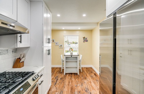 Del Rey Oaks House | Del Rey Oaks Vacation Home w/Mini-Golf Course!