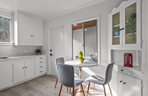 Sawtelle House | Delightful house with WiFi in vibrant West Los Angeles