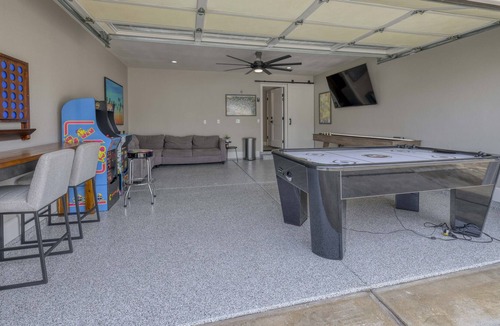 Discovery Bay House | Delta Waterfront Contemporary Family Retreat - New 2023!