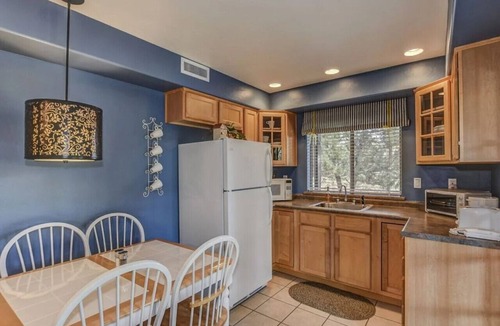 Groom Creek House | Deluxe Family Cabin in the Pines