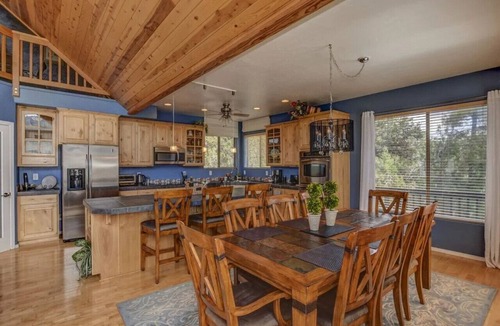 Groom Creek House | Deluxe Family Cabin in the Pines