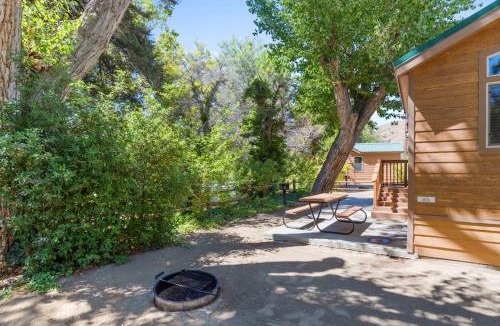 Kernville House | Deluxe little cabin 2 min stroll to Kern River