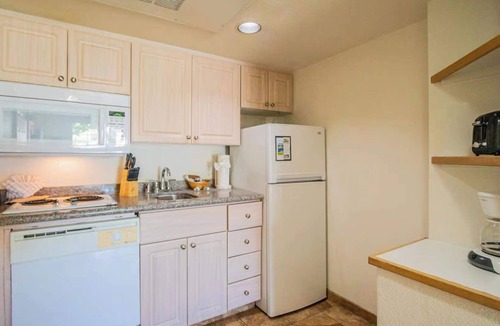 Palm Desert Apartment | Desert Breezes Resort Studio Apartment with Resort Access