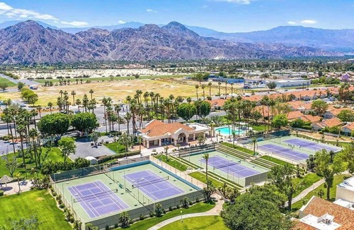 Palm Desert Apartment | Desert Breezes Resort Studio Apartment with Resort Access
