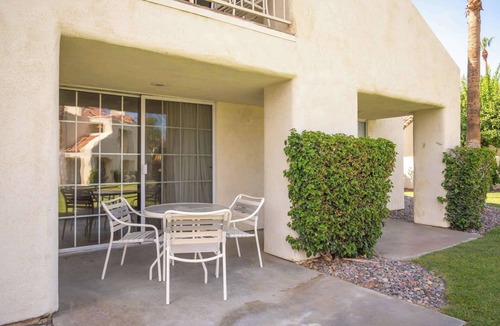 Palm Desert Apartment | Desert Breezes Resort Studio Apartment with Resort Access