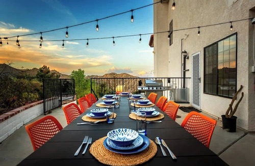 Yucca Valley Villa | Desert Sunsets - Wellness Villa - Pool, Sauna, Spa