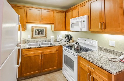 Little Tuscany Apartment | Desert Vacation Villas 2BR Apartment with Resort Access