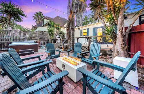 Kensington House | Designer Oasis with Hot Tub, Firepit, BBQ, Sleeps 6