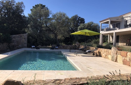 San-Gavino-di-Carbini Villa | Detached & air-conditioned villa. Swimming pool. Garden with trees. Close to beaches