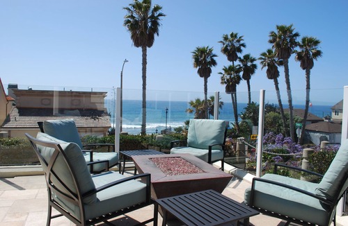 South Oceanside House | Discover tranquility with whitewater views of South Oceanside Beach
