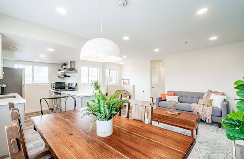 Midway City Condo | Disney Retreat: Spacious 3-BR Contemporary Condo