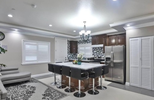 Midway City House | Disneyland Knott's Berry 2 bedroom guest house