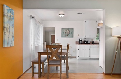 Opal Cliffs House | Dog-Friendly Cottage Near Premier Surf Beach
