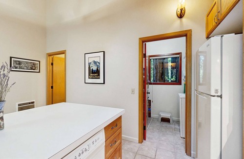 Sea Ranch House | Dog-friendly forest retreat among redwoods, walk to Hot Spot & Gualala River