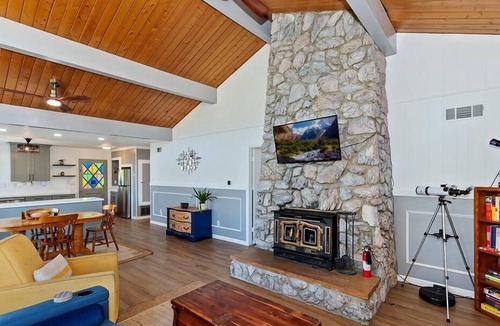 Crestline Cabin | Dogs are family also 240° Lakefront View Spacious modern Family Retreat sleeps 8