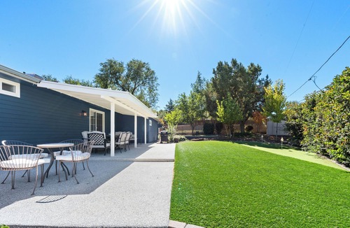 Prescott House | Dogs Stay Free!