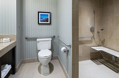 Carmel Valley Hotel | DoubleTree by Hilton Hotel San Diego - Del Mar 1 King 2 Room Pool View Suite with Sofabed