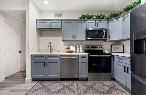 Downtown San Diego House | *Down Town Condo with Gym, Pool, BBQ, Jacuzzi*