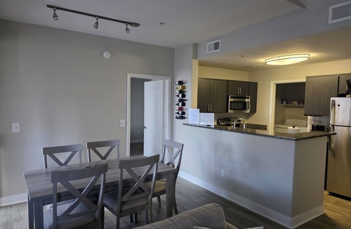 Evans Churchill Apartment | Downtown Cactus Diamond