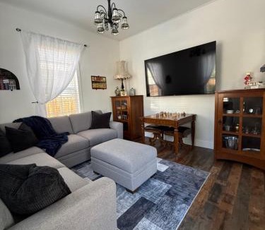 Downtown Reno House | Downtown Cottage Early Check-in Loads of Amenities