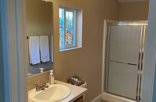 Napa House | Downtown Napa 3 Bedroom 2 baths house