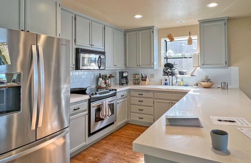 Bodega Bay House | Dragon's Nest - Newly remodeled Harbour home with great views.